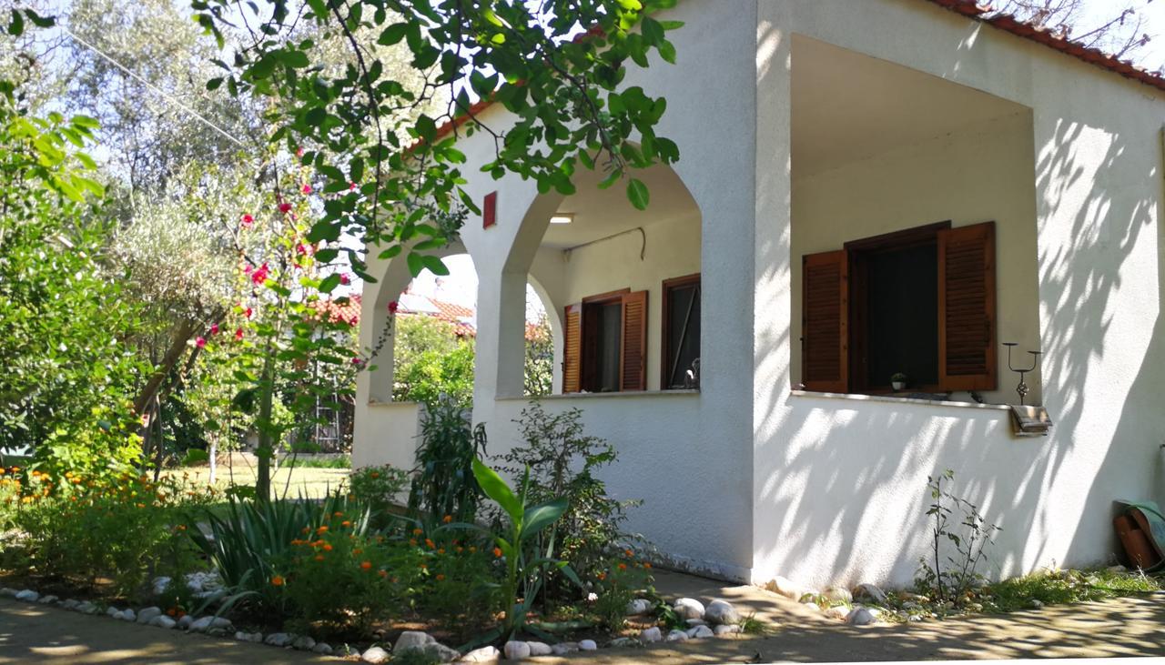 Garden Bungalow Valentina Stavros  Exterior photo